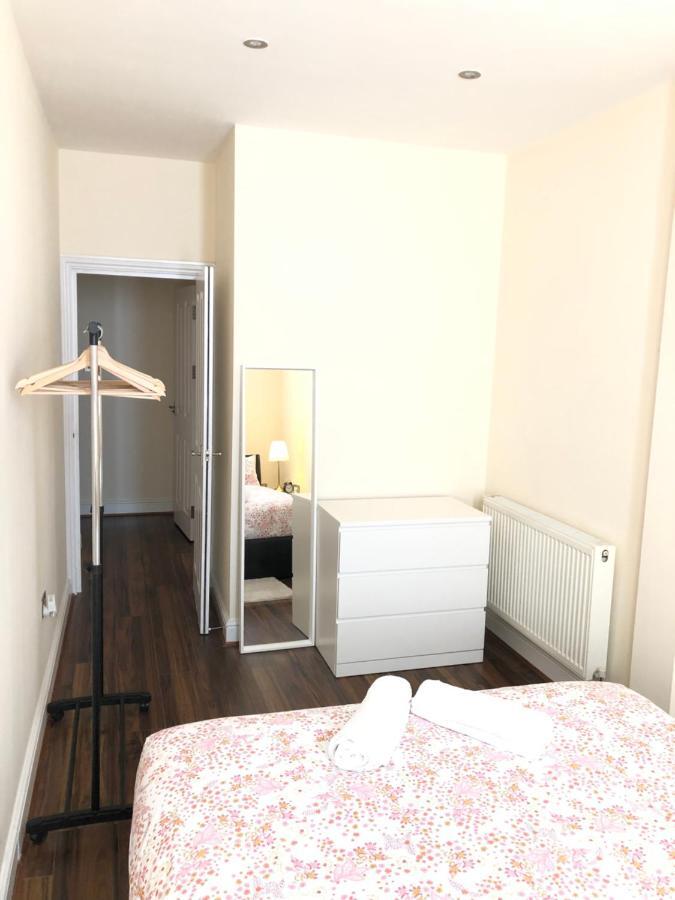 Greater London Holiday Let @ Hanwell Apartment Ngoại thất bức ảnh